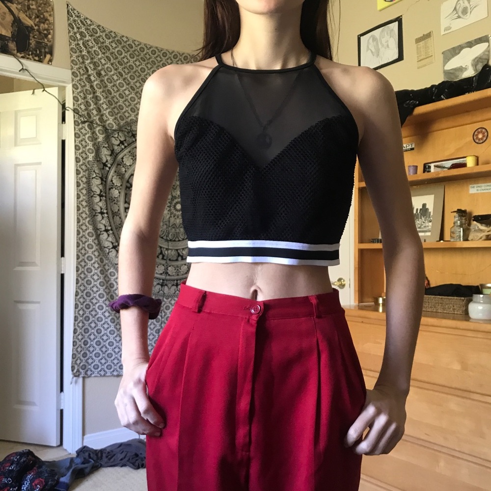 Cropped fishnet black and white shirt